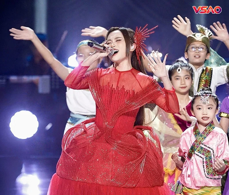 Phương Mỹ Chi tại Sing! Asia