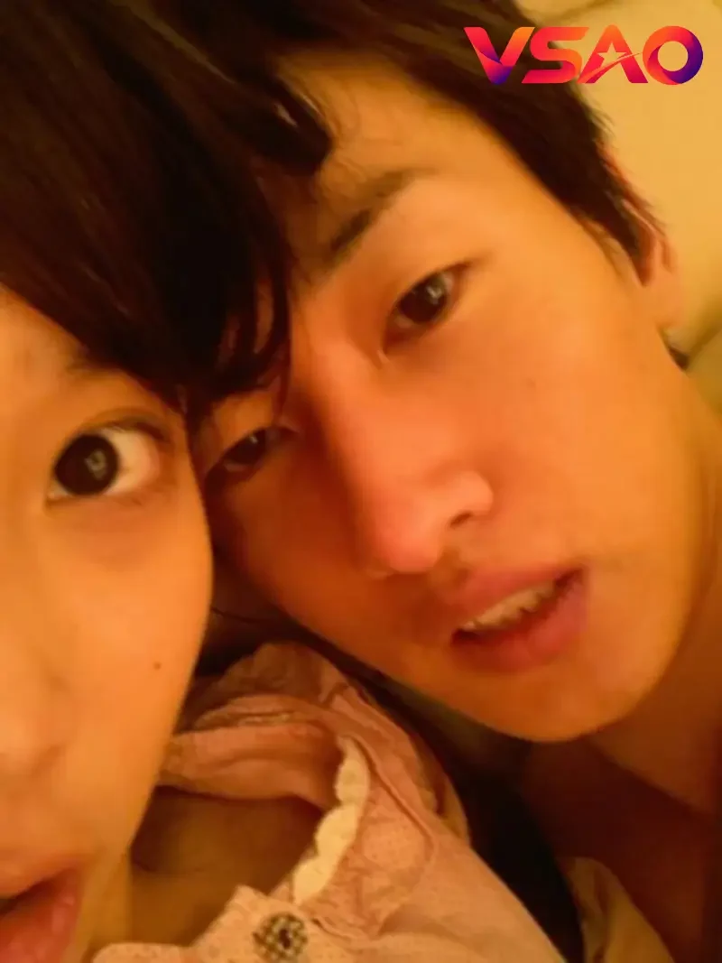 thân mật giữa IU và nam ca sĩ Eunhyuk