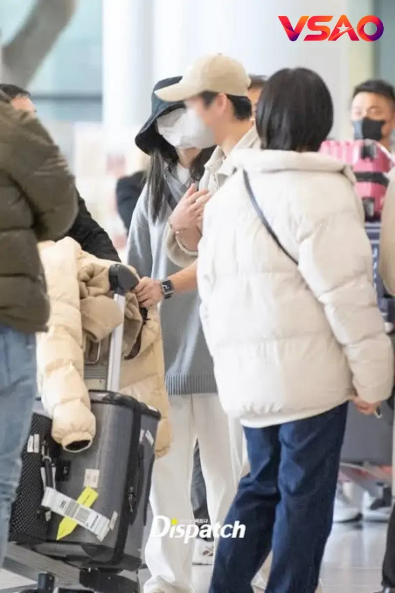 Dispatch khui bằng chứng hẹn hò giữa IU và Lee Jong-suk