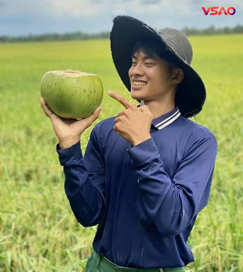 Tiểu sử Lê Tuấn Khang: hành trình làm nội dung và kênh chính thức