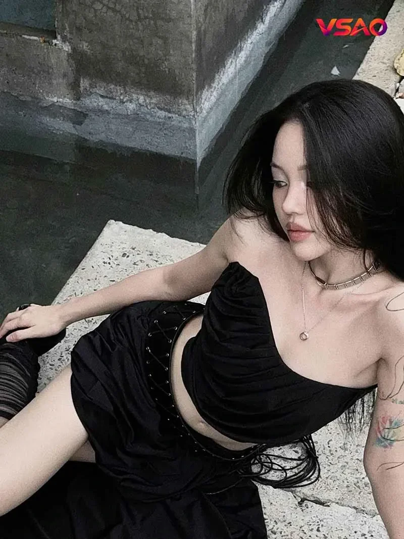 Linh Ngọc Đàm: hồ sơ, sự nghiệp và các nền tảng chính thức