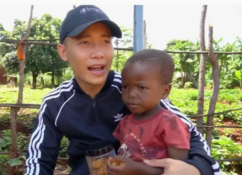 Quang Linh Vlogs