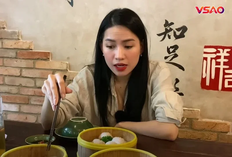 Tiểu sử Võ Hà Linh: Hồ sơ, lĩnh vực review và kênh chính thức