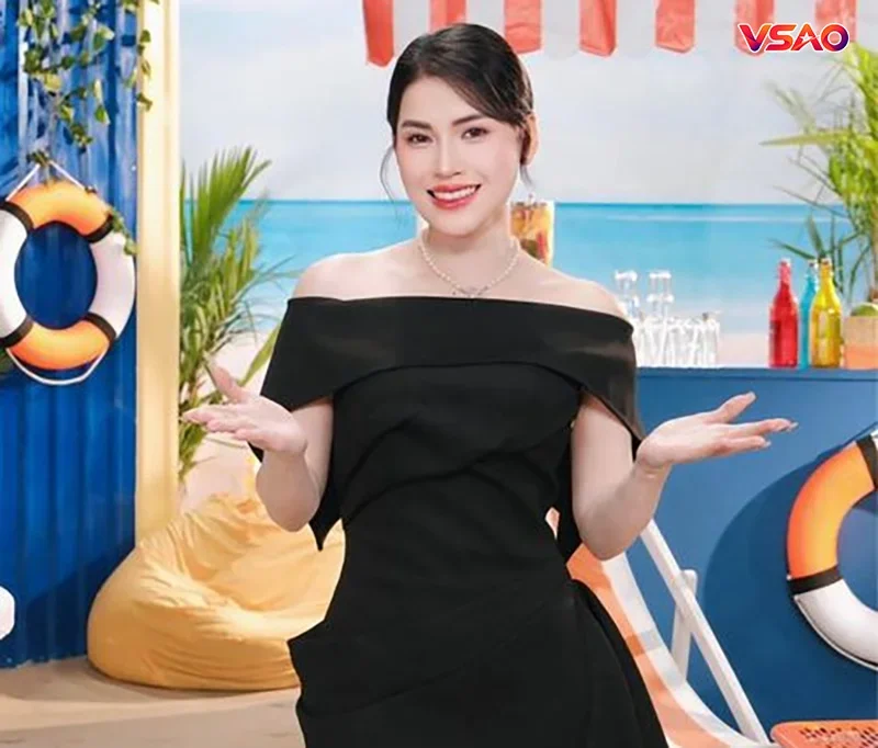 Tiểu sử Võ Hà Linh: Hồ sơ, lĩnh vực review và kênh chính thức