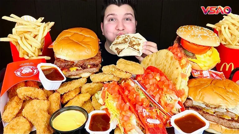 Mukbang là gì? Nguồn gốc và các dạng nội dung video ẩm thực