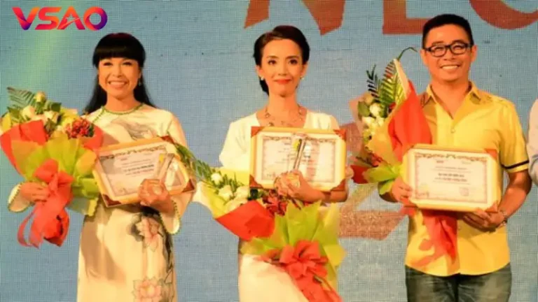 Thu Trang nhận giải Cù Nèo Vàng